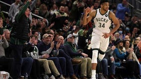 Giannis scores 50, Bucks beat Pacers