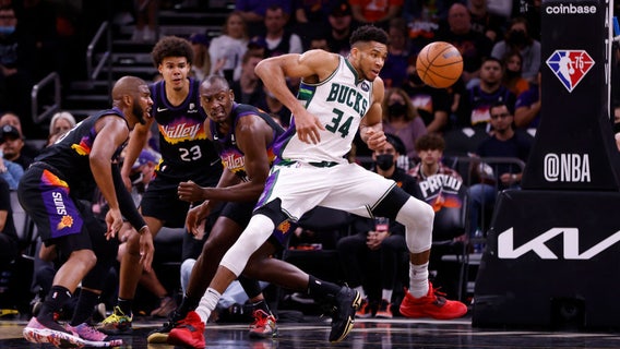 Suns top Bucks 131-107