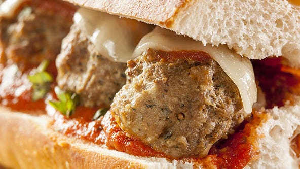 Slow cooker meatball subs: recipe