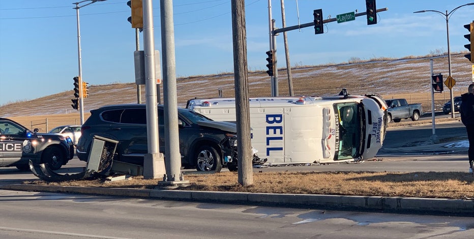 Ambulance, SUV collide on Milwaukee's south side