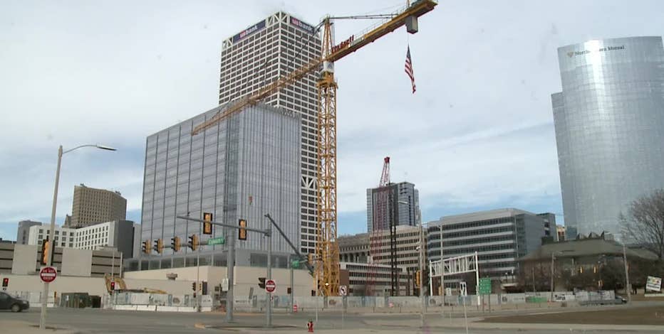 Couture crane erected on Milwaukee's lakefront