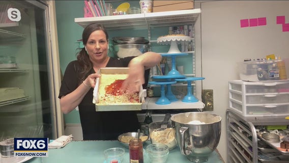 Strawberry rhubarb crumble bars