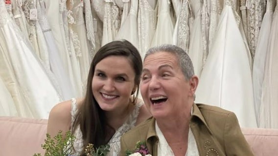 Single woman throws wedding-gown party with mom who has cancer: Incredible gift of love