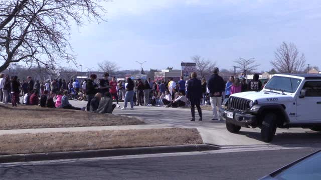Oak Creek police: No suspicious devices found at Ninth Grade Center