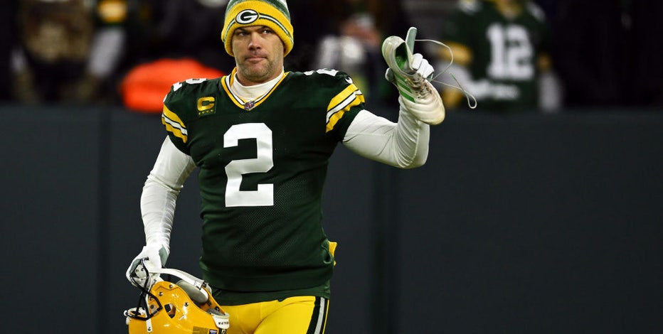 Aaron Rodgers curiously missing from Packers' London photo