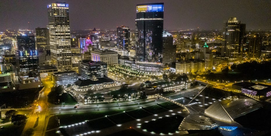 Milwaukee lights up blue and gold for Ukraine
