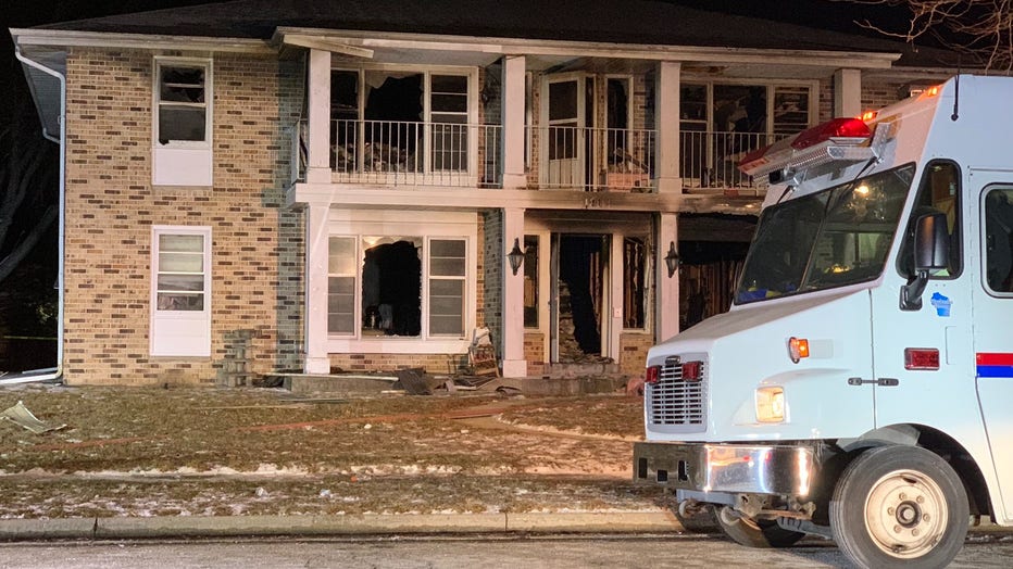 Waukesha Apartment Fire; 1 Dead, 4 Injured | FOX6 Milwaukee