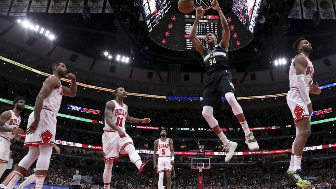 DeMar DeRozan of the Chicago Bulls dunks the ball during the game News  Photo - Getty Images