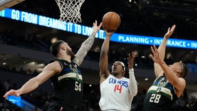 Clippers scorch Bucks, top players out