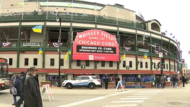 Brewers fans hit Wrigley Field for season opener: 'Like a holiday'