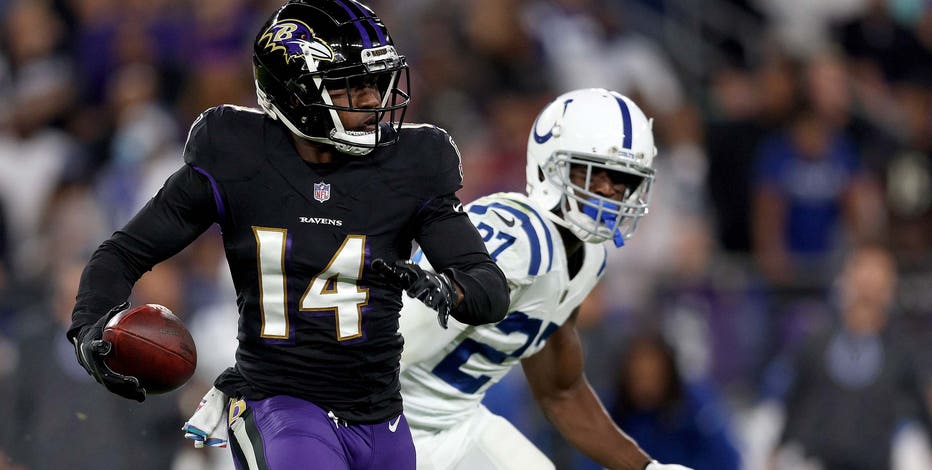 Packers sign receiver Sammy Watkins