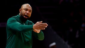 Bucks' Darvin Ham gets Lakers head coaching job: AP source