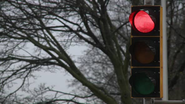 Red-light cameras in Milwaukee; bill to allow them revived