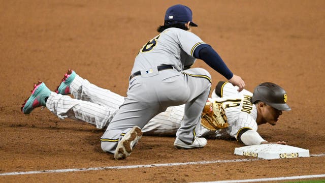 Brewers beat Padres 4-1; Burnes outlasts Snell as Taylor