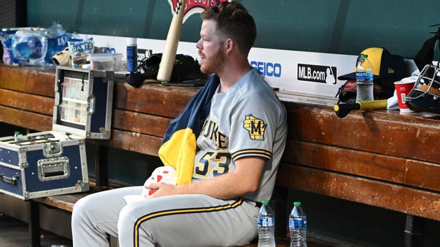 Brewers' Woodruff on injured list, team recalls Strzelecki