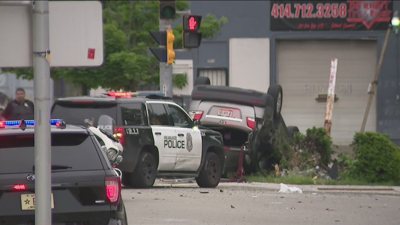 20th and Teutonia crash; Milwaukee police on the scene