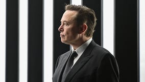 Elon Musk’s $44 billion Twitter deal gets board endorsement