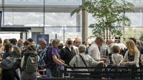 US flight cancellations top 1,000 on Friday as summer travel heats up