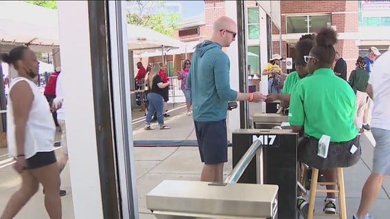 Summerfest's weekend lineup format underway, fans glad to be back