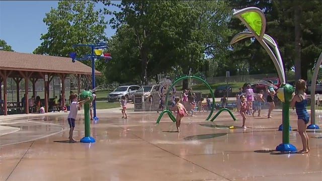 Extreme heat returns, splash pads a popular destination Tuesday