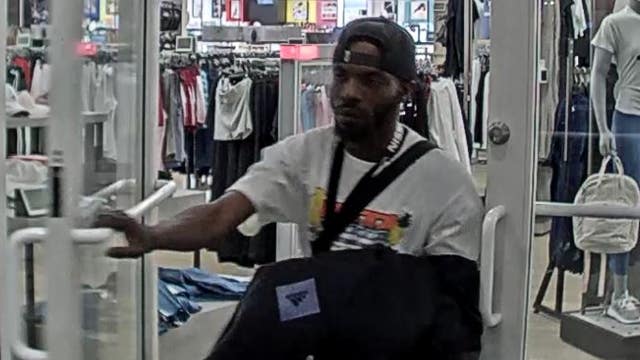 Menomonee Falls Kohl's theft, man wanted