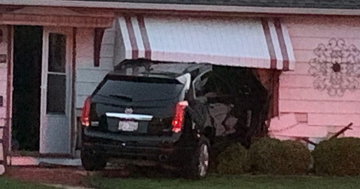 South Milwaukee crash into house near 17th and Chestnut | FOX6 Milwaukee