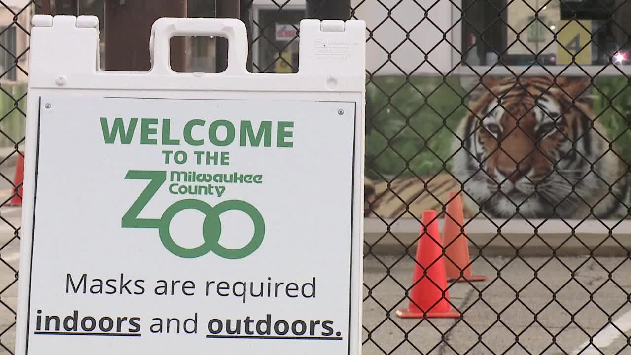 Milwaukee County Zoo budget deficit projection causes concern