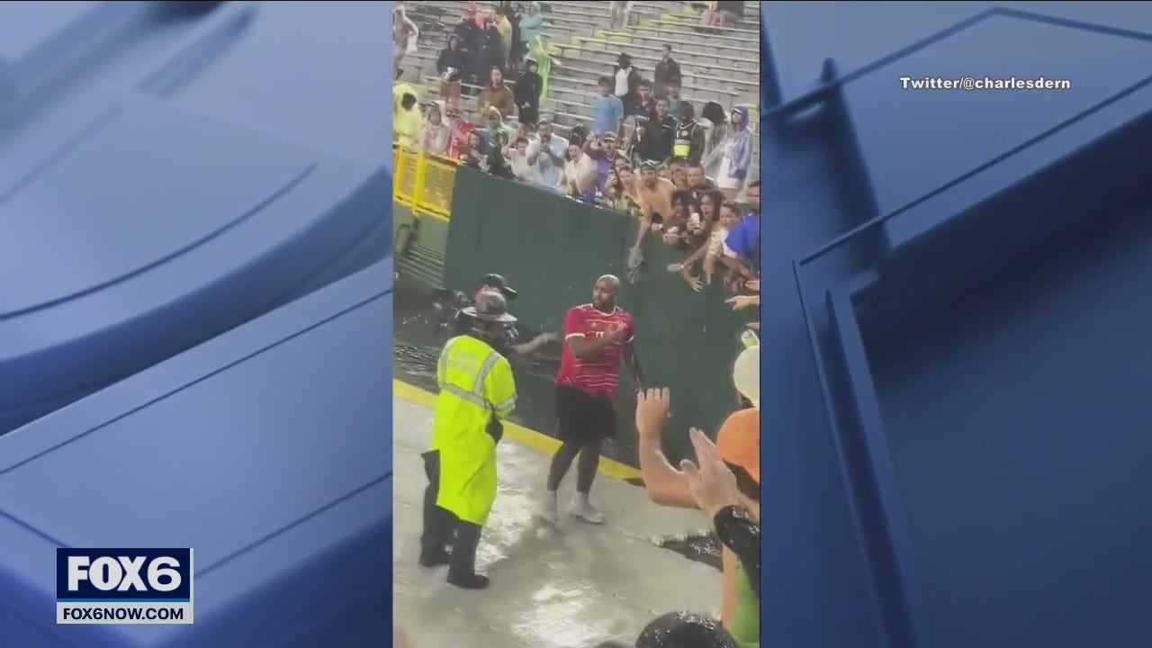 Green Bay police reviewing incident where officer shoved Packers RB AJ  Dillon