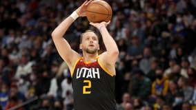 Milwaukee Bucks sign Joe Ingles