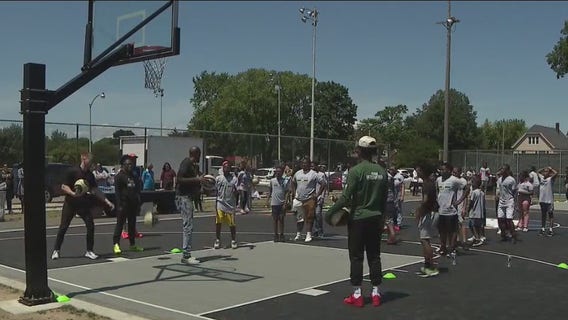Bucks host Sherman Park basketball clinic for kids