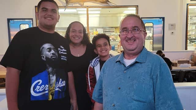 Teen becomes caregiver for cancer-stricken parents: 'It's all love'