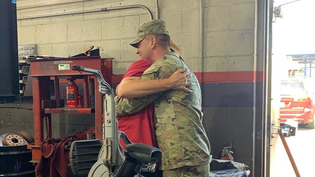 Cudahy soldier returns home, surprises mom