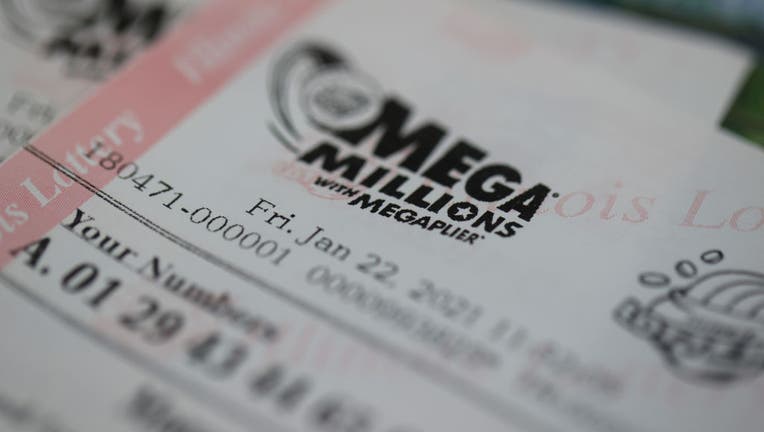 53184bff-Mega Millions Jackpot Nearly 1 Billion Dollars