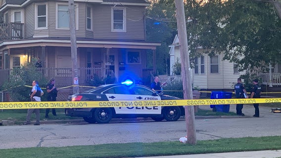 Kenosha shooting: 2 seriously hurt, gunman sought