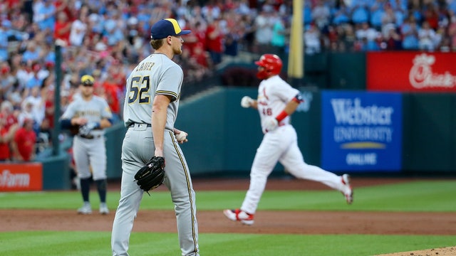 Brewers lose in St. Louis, Cardinals' division lead grows