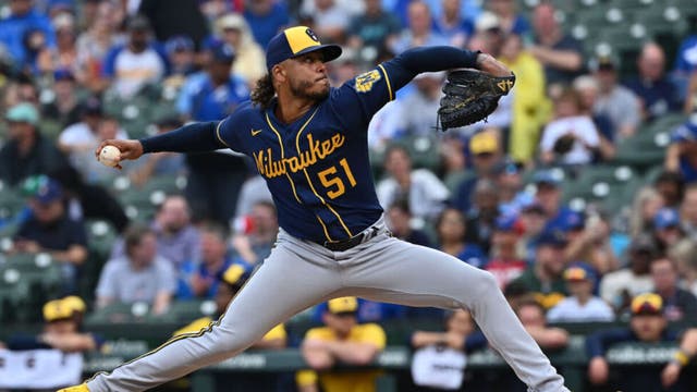 Cubs beat Brewers in 11 innings