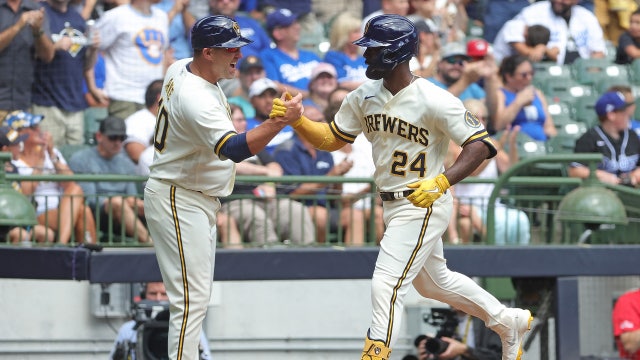 Brewers top Dodgers, Andrew McCutchen homers twice