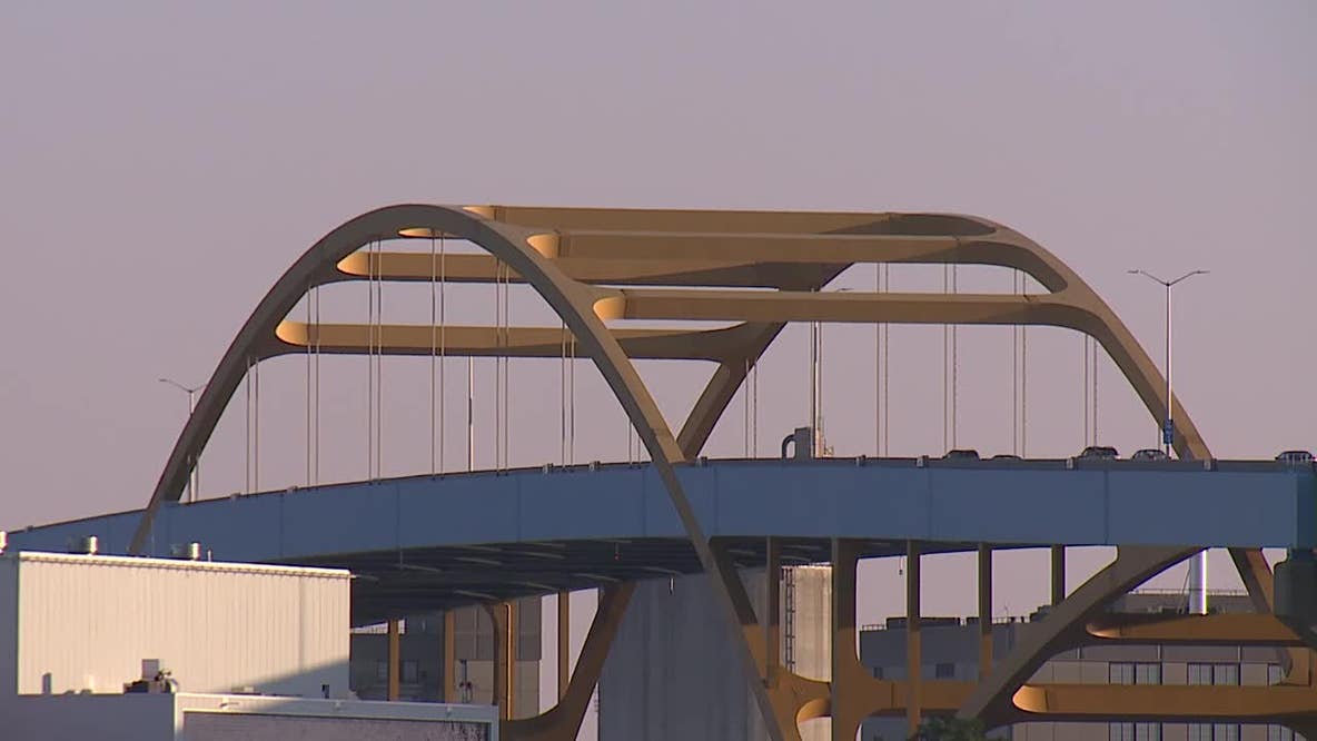 Milorganite building construction; Hoan Bridge travel impact