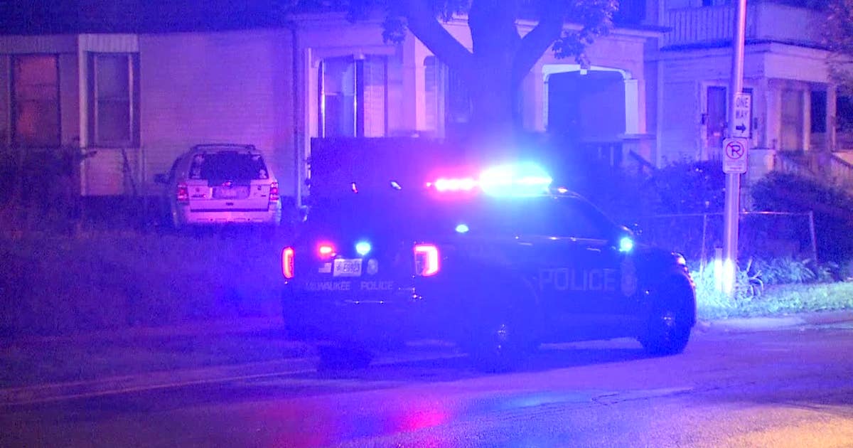 Driver crashes into Milwaukee house near 39th and North | FOX6 Milwaukee