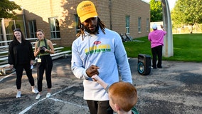 Aaron Jones' shoe donation campaign kicks off for 3rd season