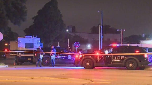 Milwaukee police officer accidentally shoots another officer