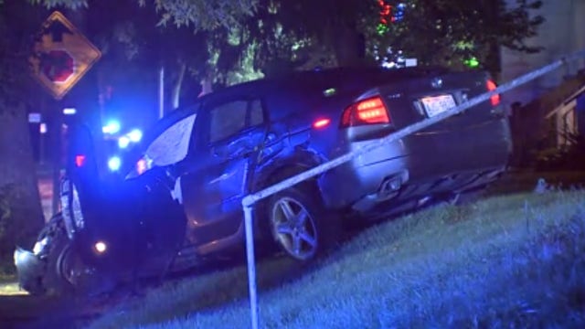 Glendale police pursuit, crash; 1 in custody