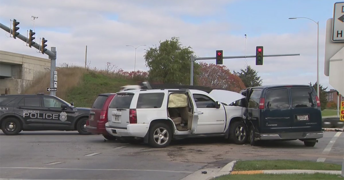 Crash on Milwaukee's north side, 4 injured: police | FOX6 Milwaukee