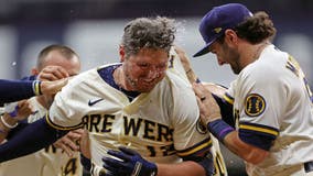 Brewers beat Diamondbacks, Phillies clinch NL playoff spot