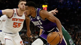 Bucks beat Knicks, Giannis Antetokounmpo scores 30