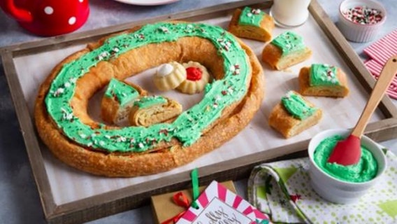 O&H Danish Bakery unveils new Christmas cookie kringle