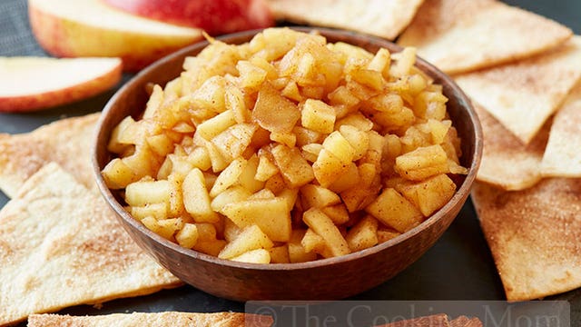 Apple pie dip with cinnamon chips: recipe