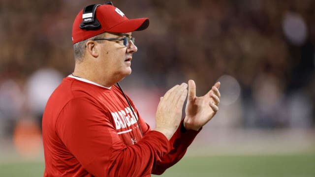 Paul Chryst out, Badgers football head coach