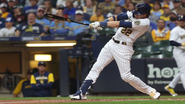 Marlins beat Brewers, Milwaukee blows chance to tie Phils for wild-card