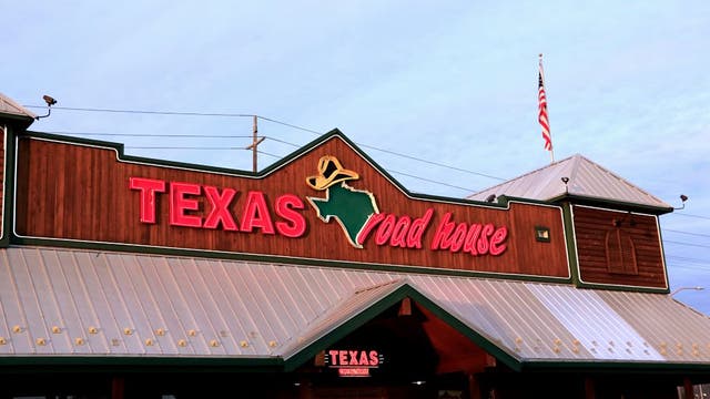 Texas Roadhouse in Oak Creek; looking to fill 230 positions